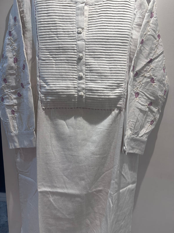 OFF-WHITE Embroidered CO-ORD Set(pink or white embroidered buttons